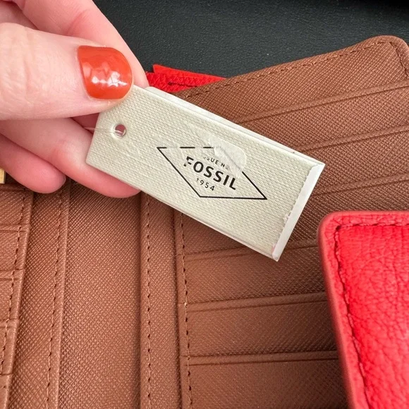 Fossil Logan RFID Tab Clutch Wallet - Picture 5 of 9